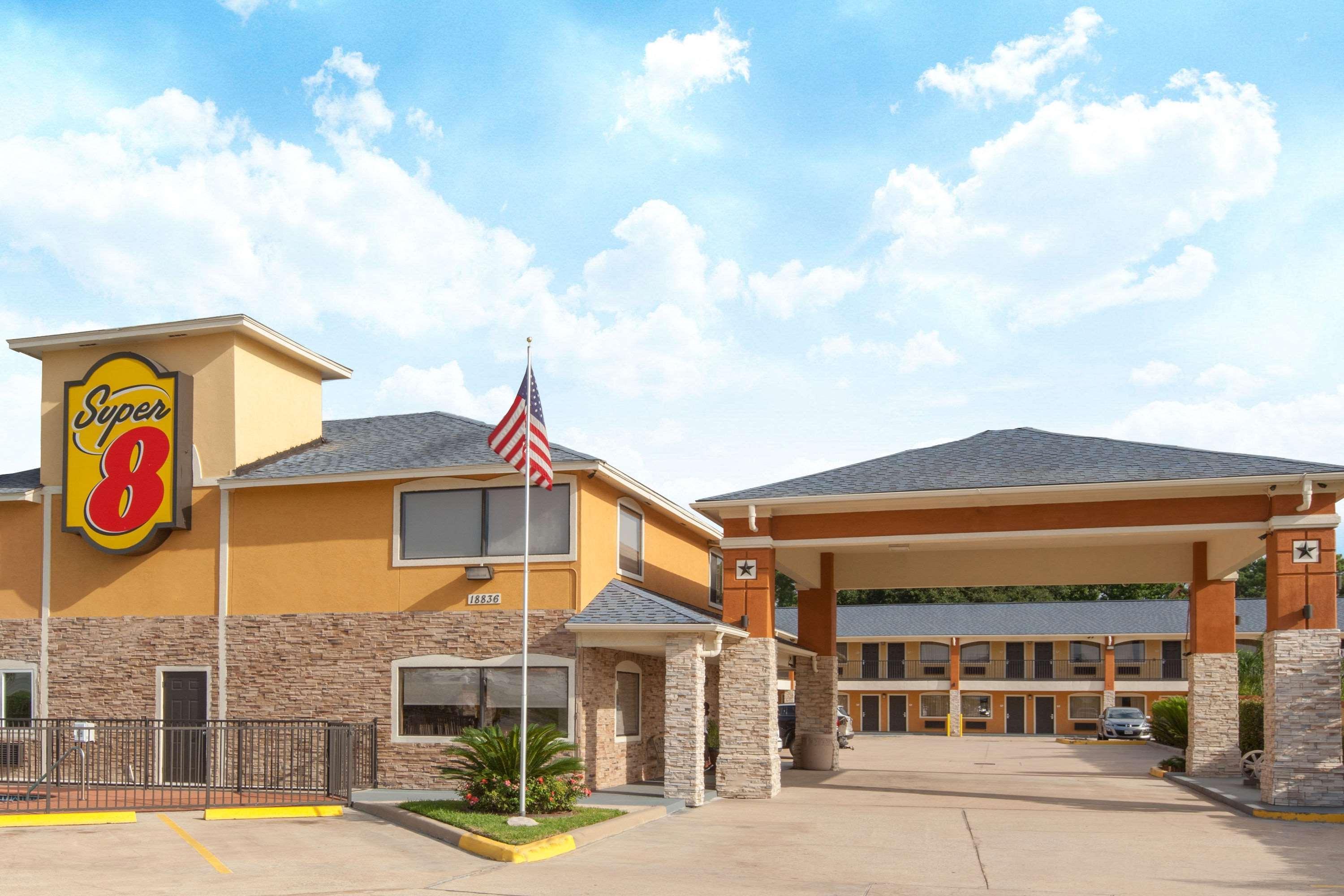 Super 8 By Wyndham Houston/Willowbrook Hwy 249 Exterior photo